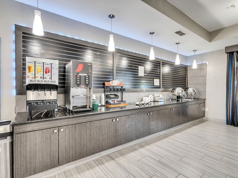 breakfast-area